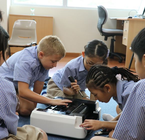 Middleton students collaborating on class Middleton students collaborating on class