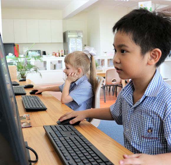 Digital Students using computer